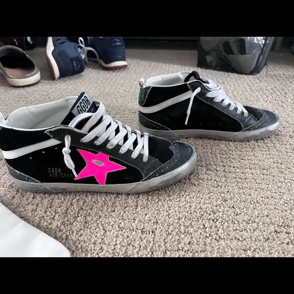 Mid Star sneakers in black suede with crackle leather details